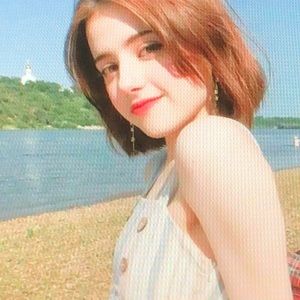 Meet your Posher, Leslie